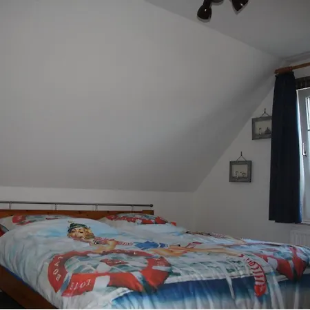 Gemuetliche Dachgeschosswohnung Mit Blick Auf Oertliche Muehle *